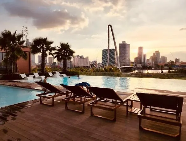 Luxury Fully Equipped Residence In Heart Of City location